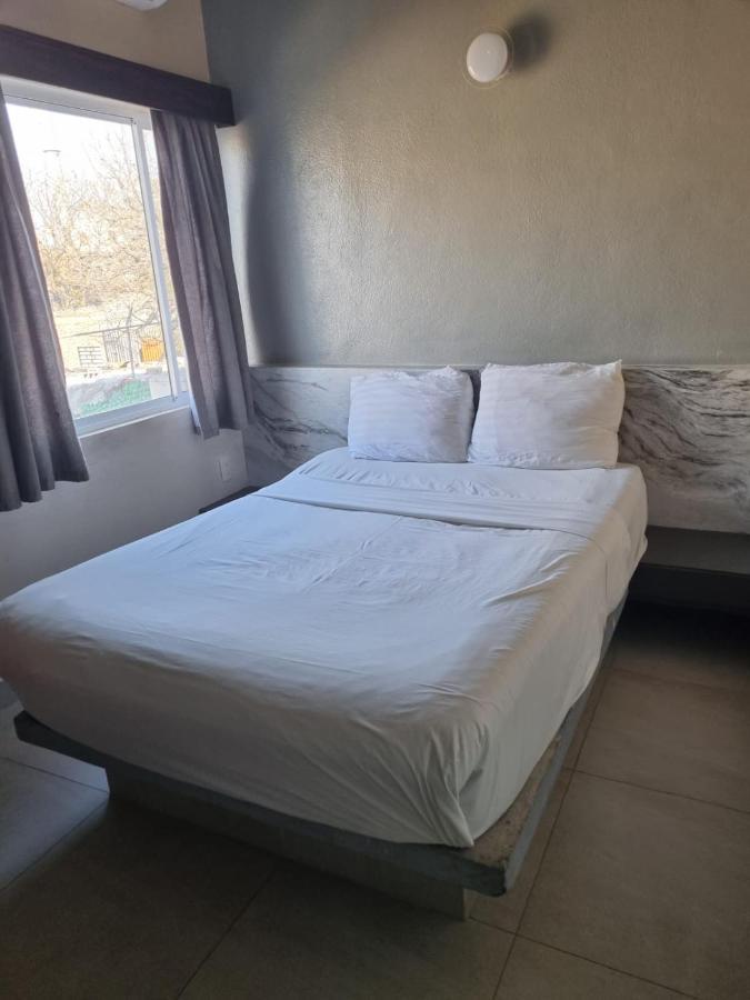 Hotel Victoria Monterrey Rum bild